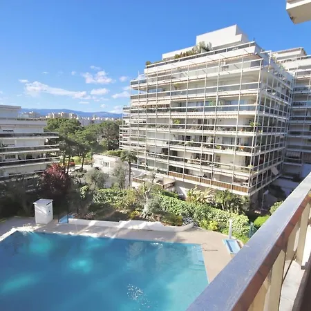 Lovely 2 25m2 - Pool - Ac - Terrace 아파트 앙티브