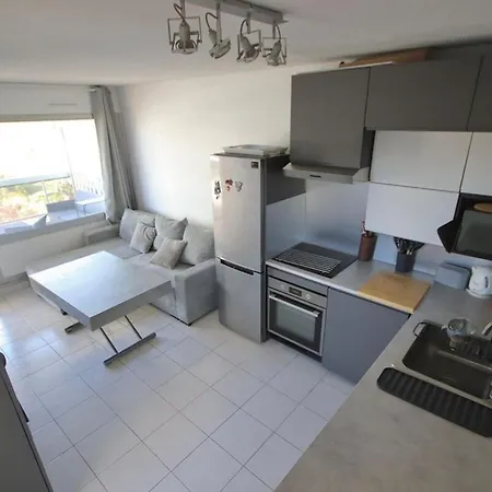 Lovely 2 25m2 - Pool - Ac - Terrace * Antibes