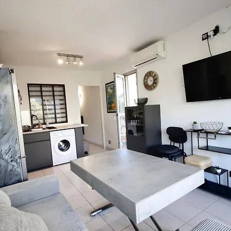 Lovely 2 25m2 - Pool - Ac - Terrace Apartment